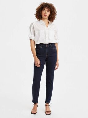 Levi’s classic Straight Jeans size 4